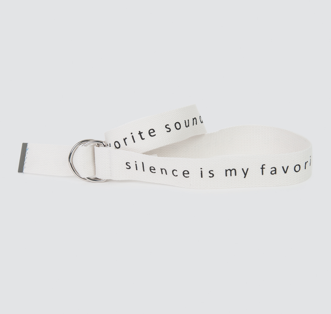 Ремень \'Silence is my favorite sound\' Мармалато, цвет Белый-черный-серебро #1