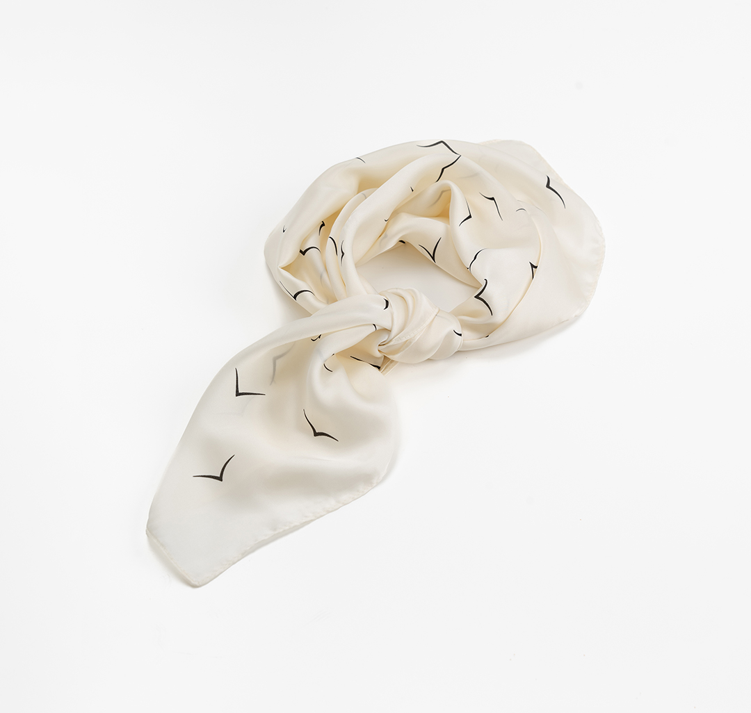 Платок Мармалато, цвет молочный-черный #4