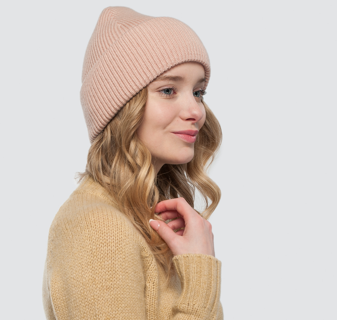 Женская утепленная шапка бини Мармалато, цвет Пудровый #1