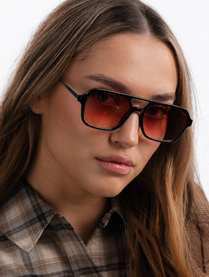 Очки солнцезащитные черные-розовые