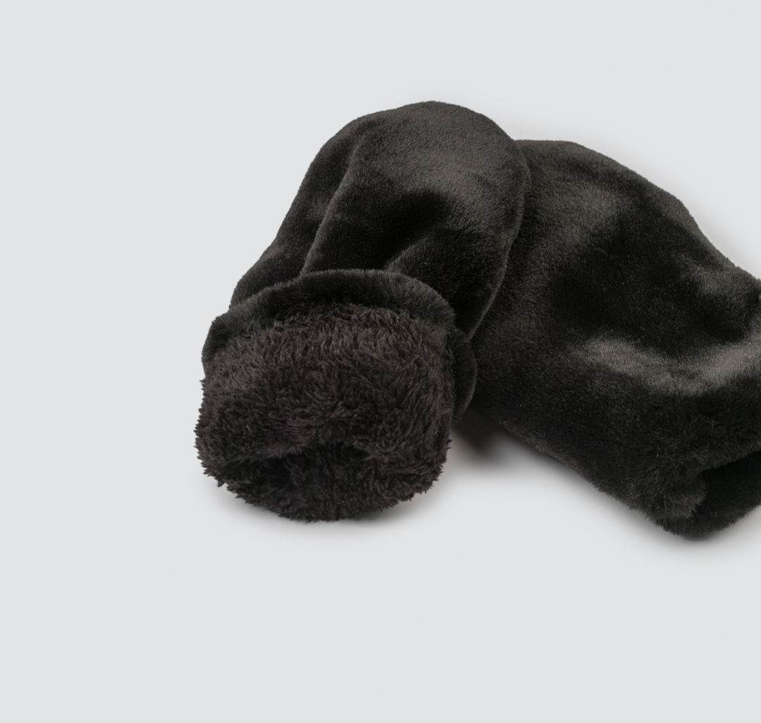 Варежки из пушистой ткани черные Мармалато, цвет Черный #3