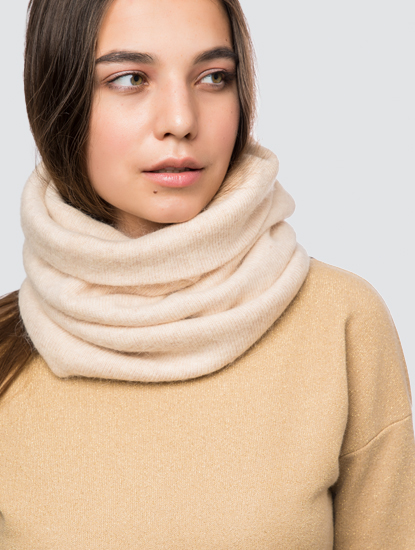 Светло-бежевый