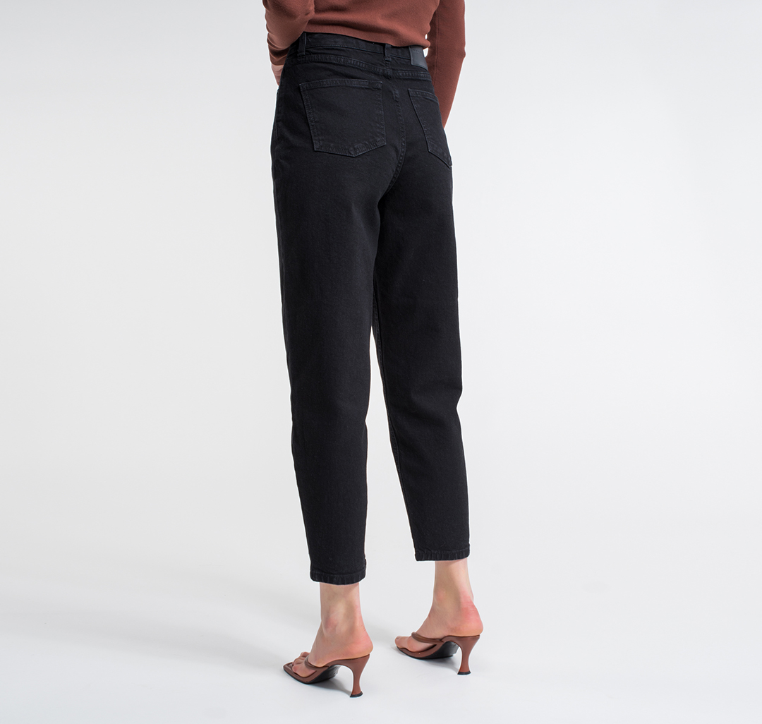 Женские джинсы mom\'s однотонные Мармалато, цвет Черный #3