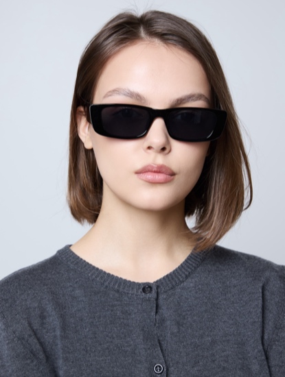 Очки солнцезащитные черные